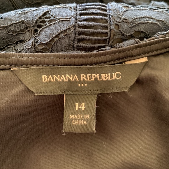 EUC. Banana republic lace dress - Picture 7 of 7